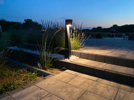 Słupek oświetleniowy S93