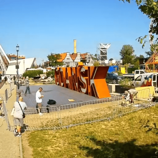 Kortenowy napis „Gdańsk”